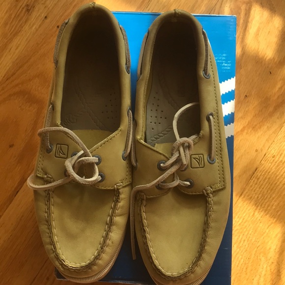 Women’s Sperry’s 6 1/2 M - Picture 3 of 5